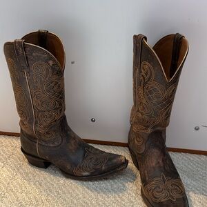 Ariat Women's Heeled Boots - Brown with Gold Embroidery
